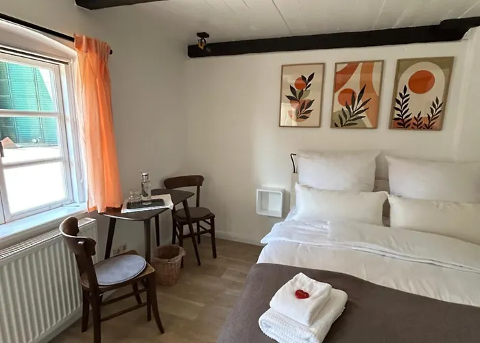 Hof Huettmansruh Bed and Breakfast